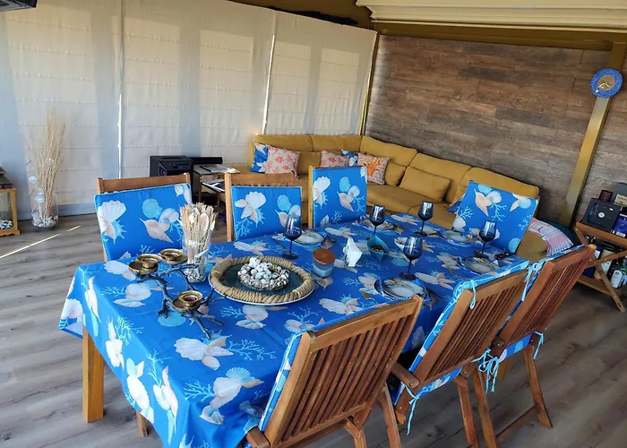 Sea View Luxury Penthouse Apartament *