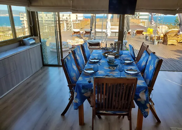 Sea View Luxury Penthouse Apartament