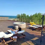 Апартамент Sea View Luxury Penthouse