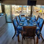 Sea View Luxury Penthouse Апартамент