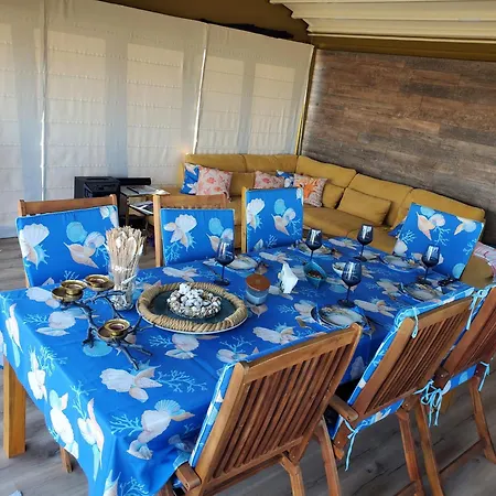 Sea View Luxury Penthouse アパート *